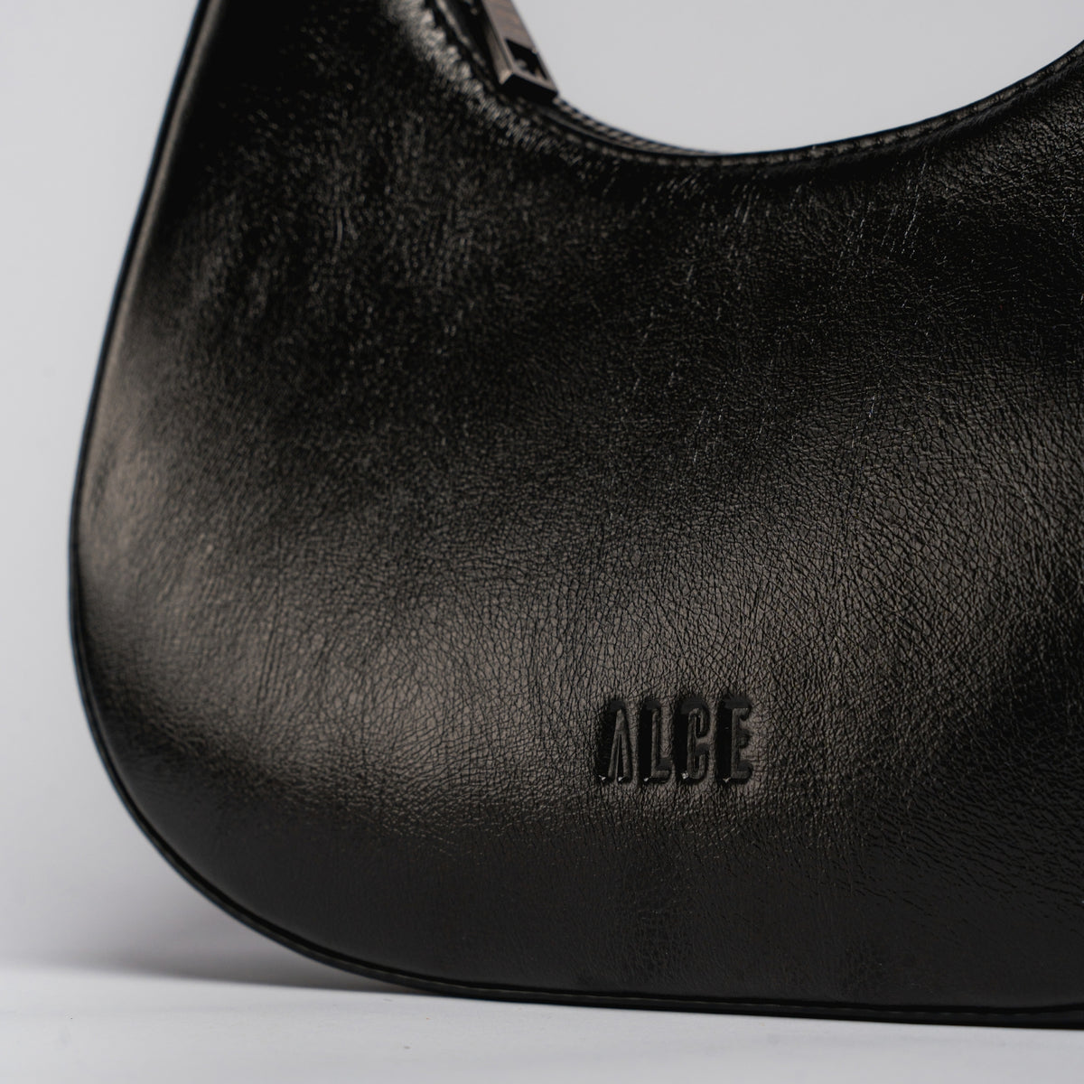 Bolso medialuna negro