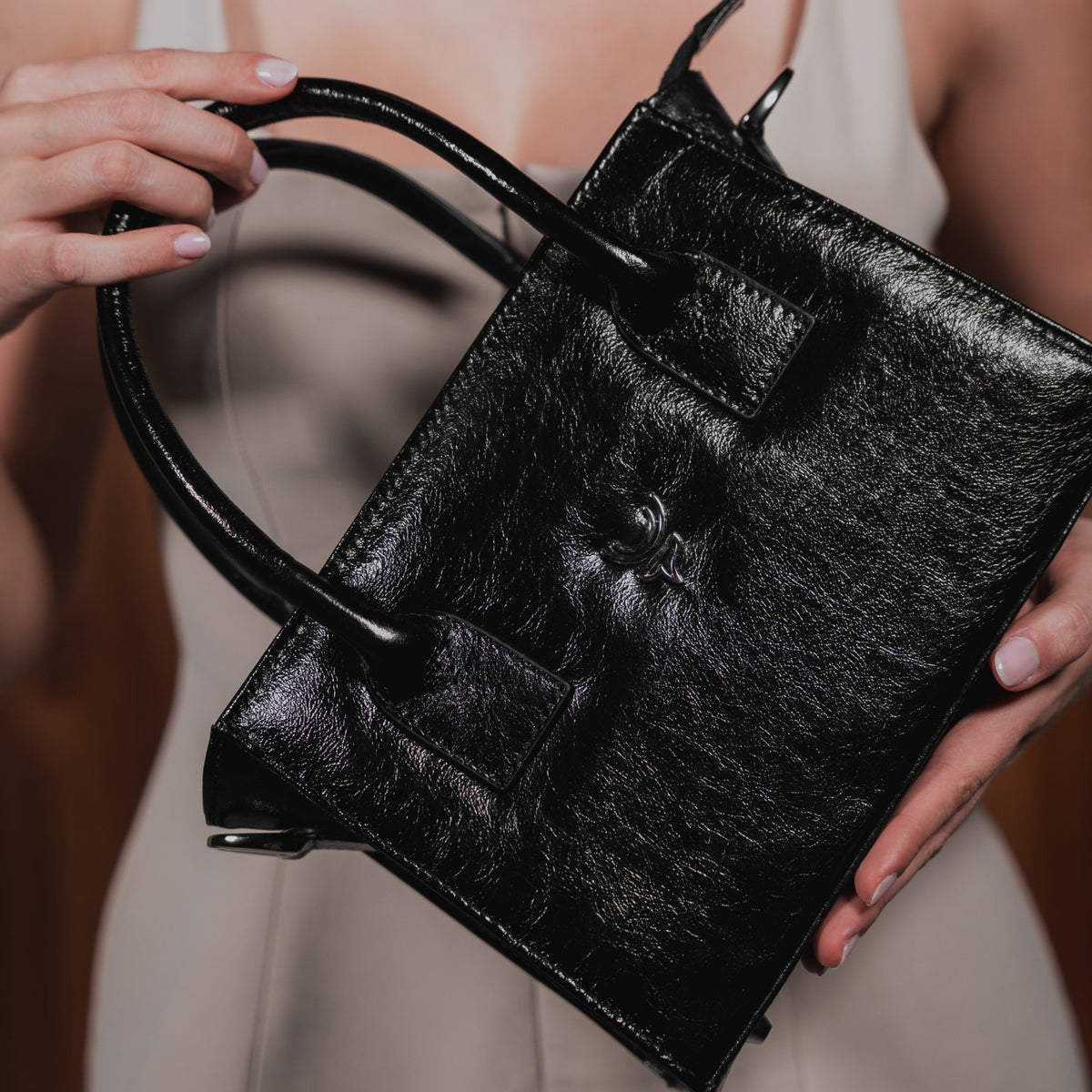 Bolso mini tote negro