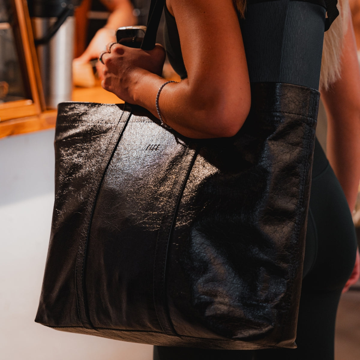 Bolso tote raíz negro