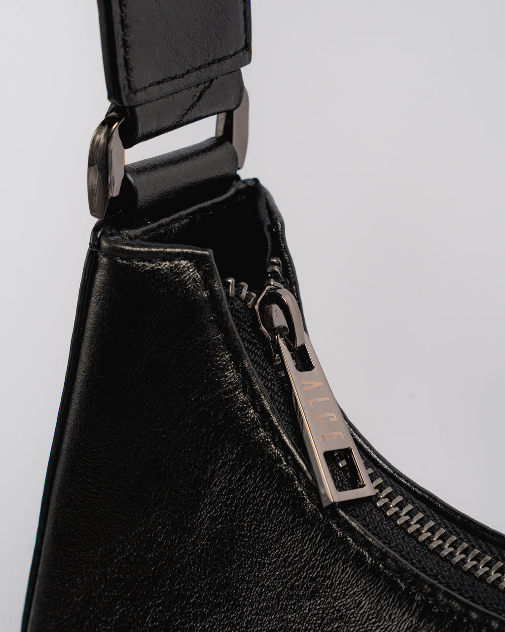 MEDIA LUNA BAG NEGRO