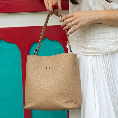 Bolso bouquet camel