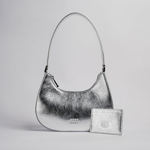 Bolso medialuna plateada