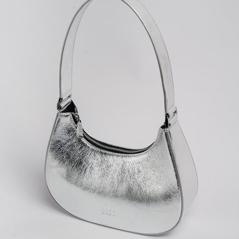 Bolso medialuna plateada