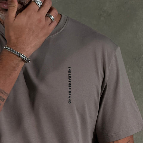 Camiseta Signature gris cálido