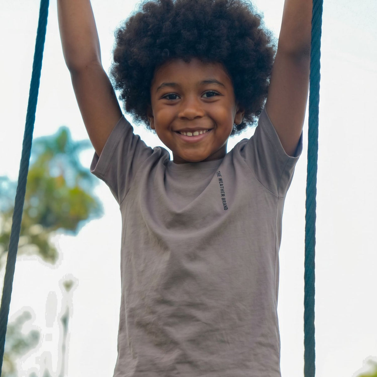 Camiseta niños gris cálido