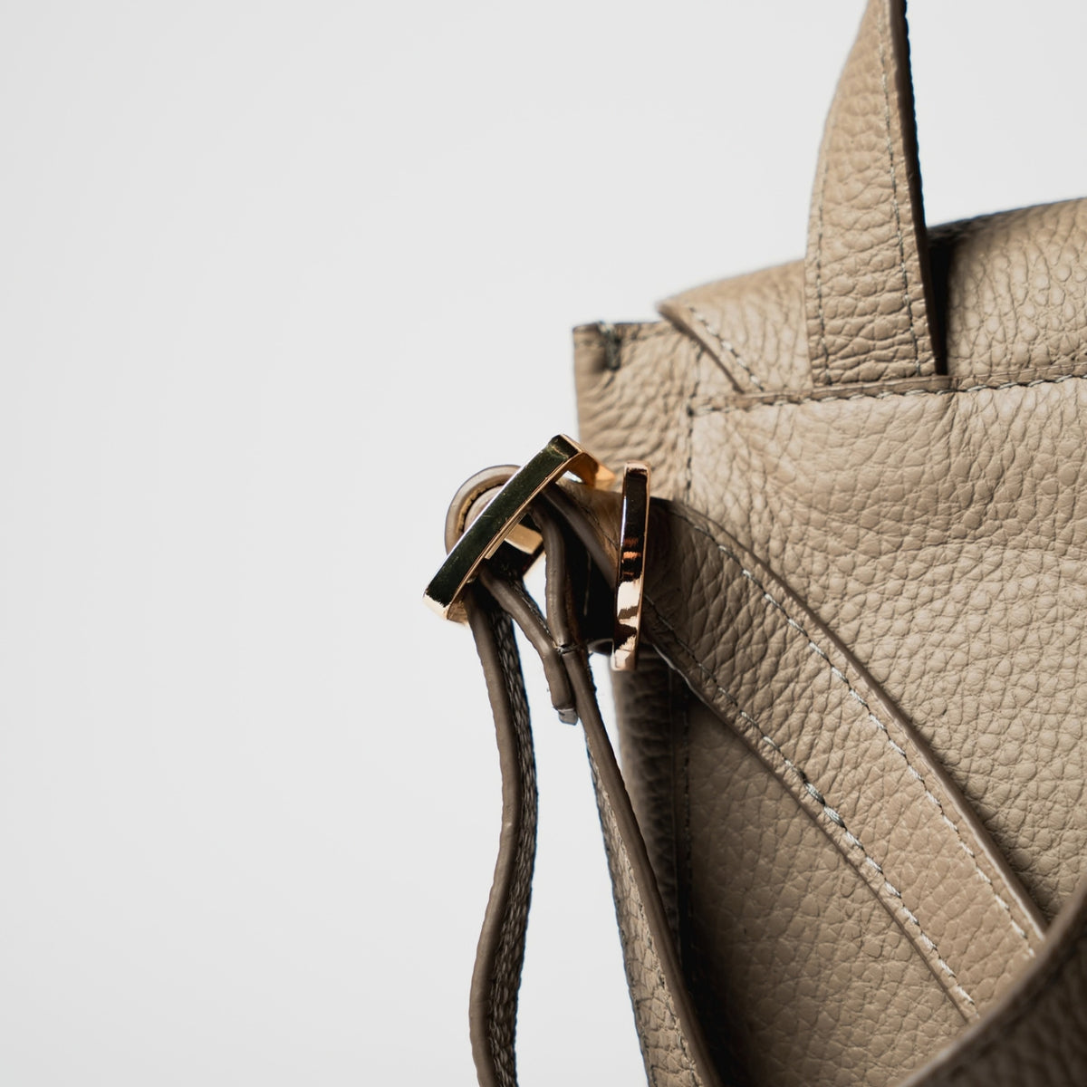 Bolso mini morral nude